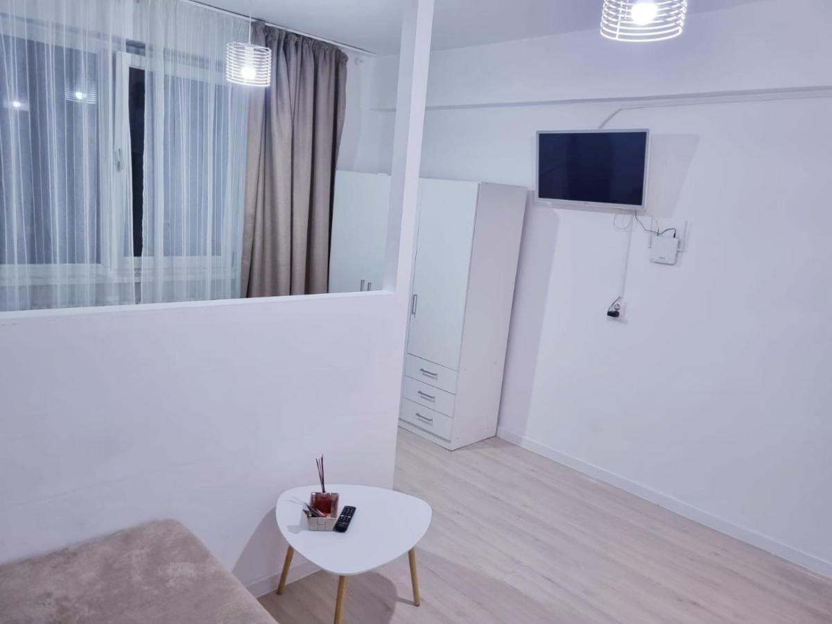 Garsoniera Craiova Centru Apartman Kültér fotó