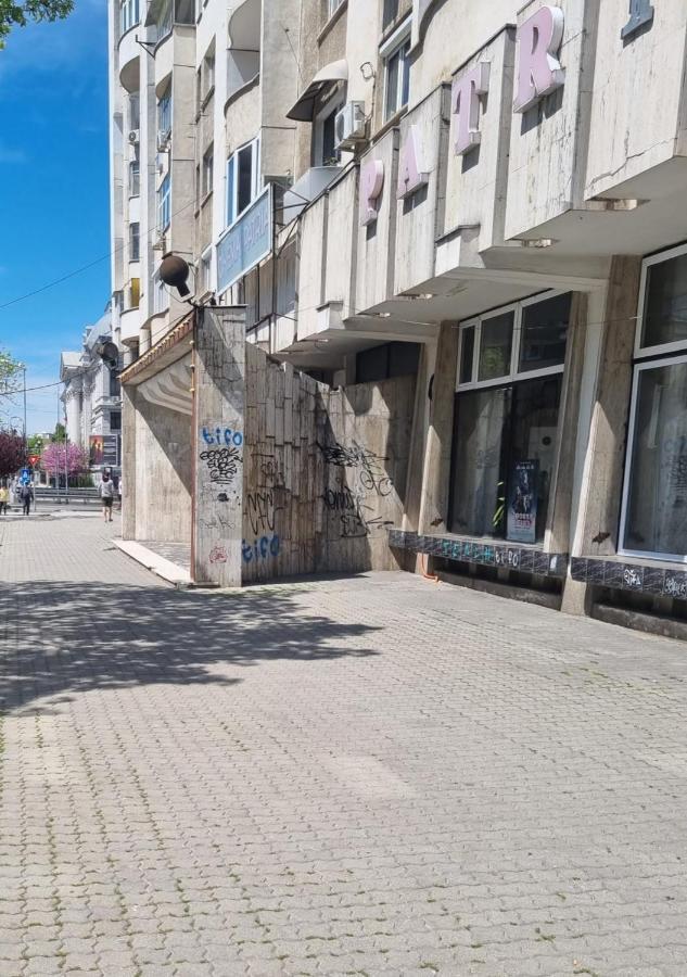 Garsoniera Craiova Centru Apartman Kültér fotó